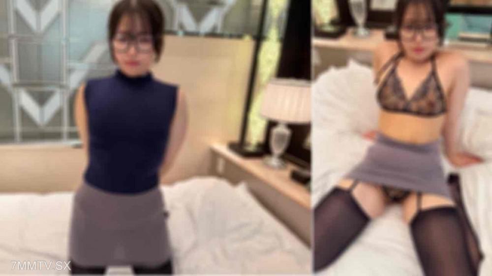 [Uncensored]fc2-ppv 4983528 [Uncensored] Normal office lady with a boyfriend makes a reappearance! She loves being pounded from behind by a big dick♡ Her appearance of sticking out her beautiful buttocks and accepting intense piston is very impressive! [International